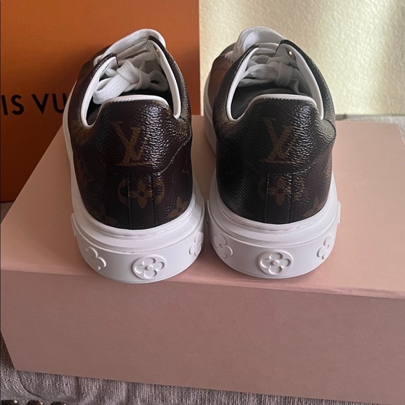 Louis Vuitton Women Time Out Sneakers - Picture 6 of 13